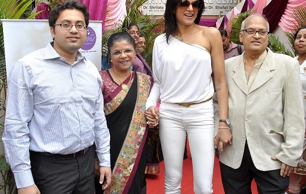 La Piel (skin) is in… as Sushmita Sen unveils Dr.Shrilata Trasi & Dr.Shefali Nerurkar’s clinic